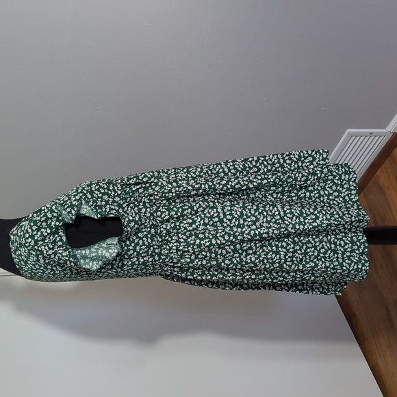 XL, green and white babydoll women's dress NWOT - Picture 3 of 3